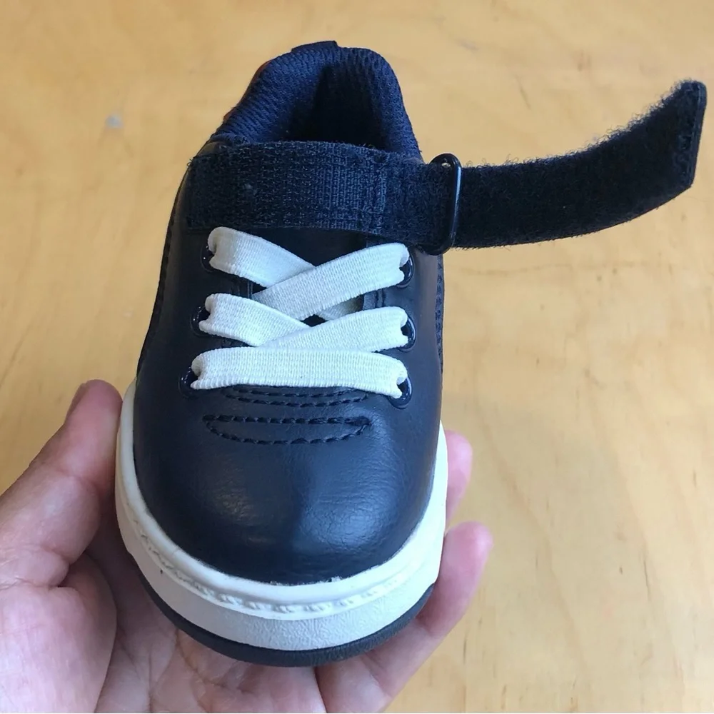 Carter’s Leather Low Top Sneakers Baby Size 5.